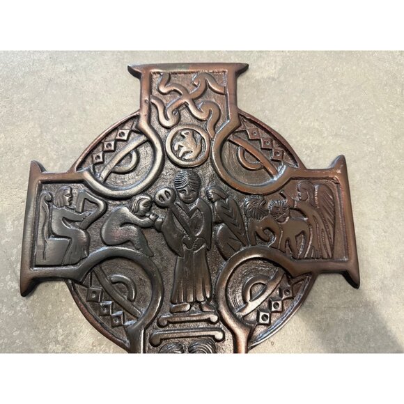 Celtic Knot Design Bronze Decorative Wall Cross With Intricate Religious Engravi - Picture 6 of 7